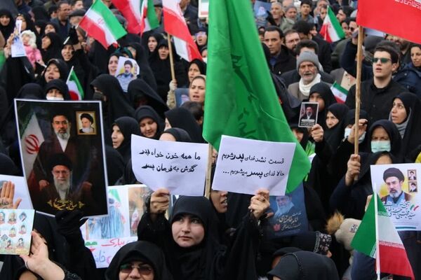 مراسم باشکوه بیعت مردم همدان با رهبر جدید انقلاب اسلامی 
