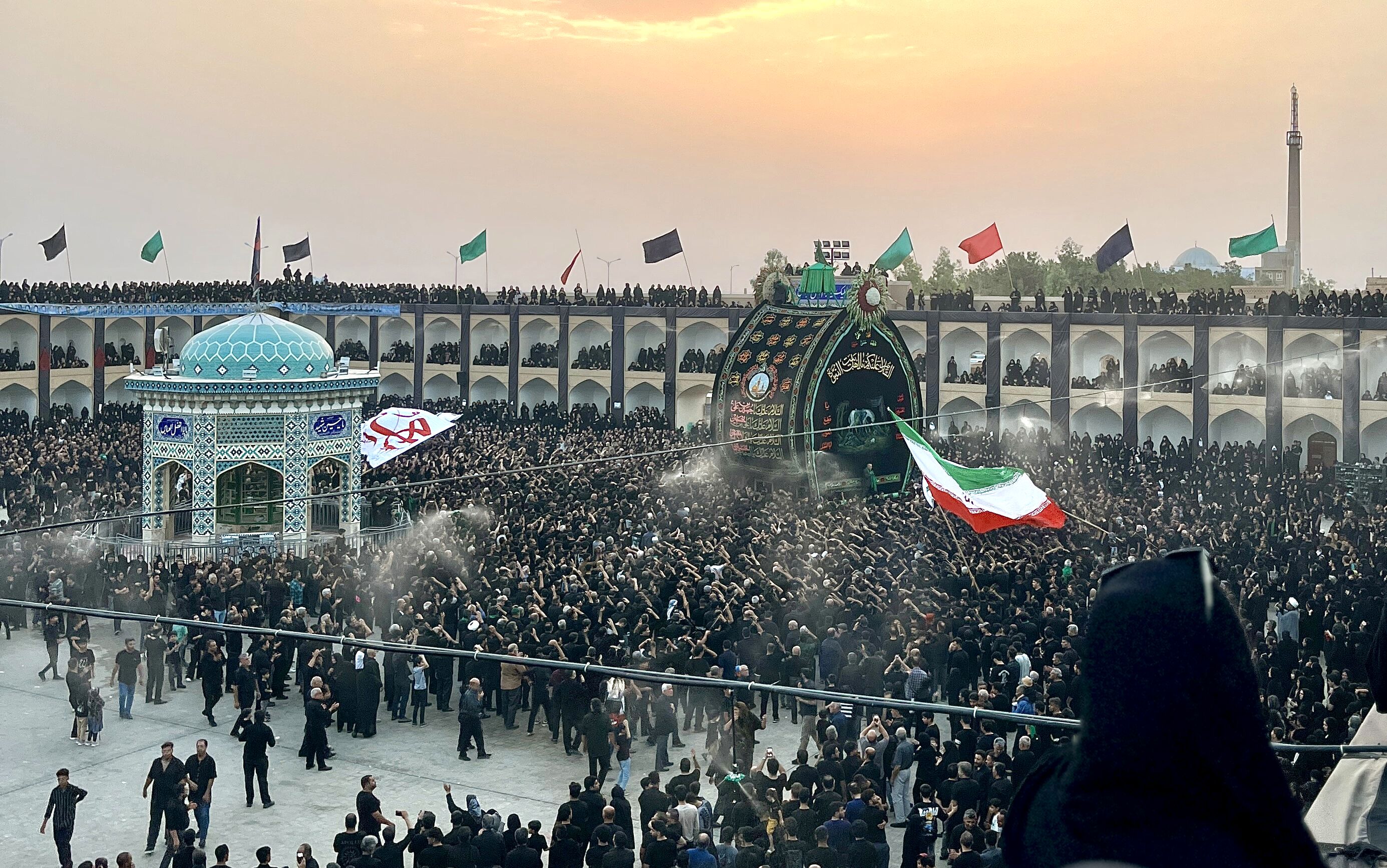 عاشورای حسینی در حسینیه سفید اشکذر 