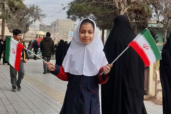 راهپیمایی باشکوه مردم قیامدشت در حمایت از آرمان‌های انقلاب