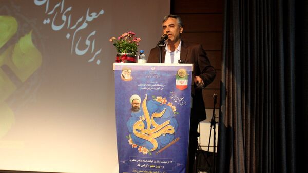 همایش بزرگداشت مقام معلم آموزش و پرورش ناحیه 2 زنجان