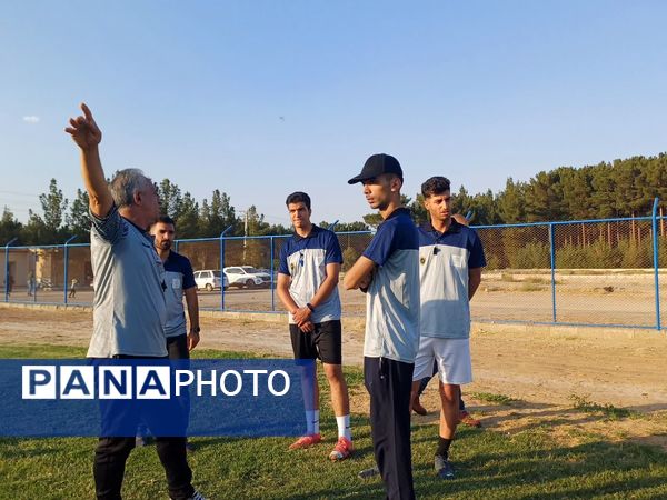 راه اندازی مدرسه فوتبال پسران باشگاه پر سیمرغ شهر حبیب آباد