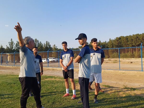 راه اندازی مدرسه فوتبال پسران باشگاه پر سیمرغ شهر حبیب آباد