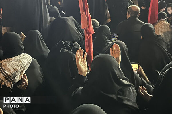 مشهد در سوگ؛ بدرقه باشکوه رهبر شهید انقلاب در جوار بارگاه رضوی