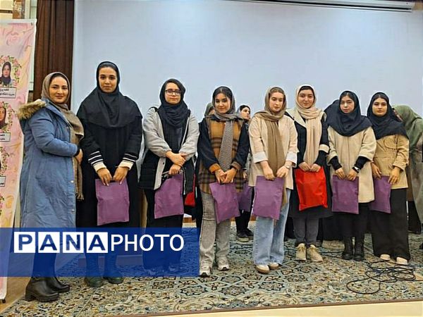 گرامیداشت معلمان و فارغ‌التحصیلان در دبیرستان شهید بابایی