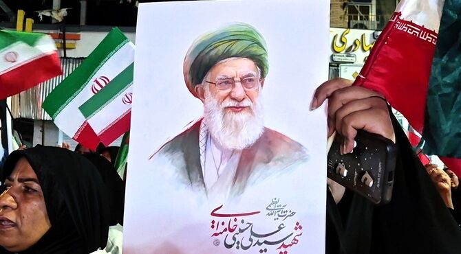 طنین بیعت با سومین رهبر معظم انقلاب اسلامی 