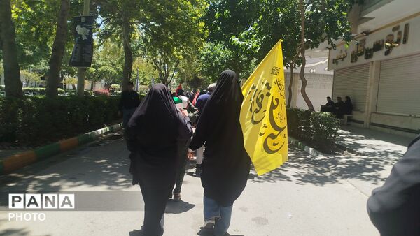 خورشید در افق ، راه در تداوم حماسه حضور در مراسم تشییع رهبر فقید انقلاب