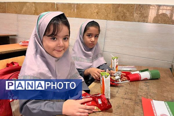 جشن شکوفه‌ها در مدارس بهارستان‌دو؛ آغاز سفری تازه برای کلاس اولی‌ها