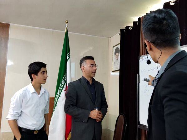 جلسه آموزشی ویژه همیار مشاوران دانش‌آموزان متوسطه