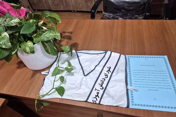 اولین جلسه شورای دانش‌آموزی با همراهی مدیر مدرسه هدی۱ 