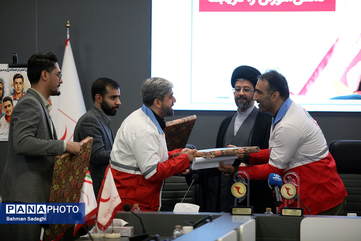 برگزاری آیین تجلیل از خبرنگاران هلالیتا با حضور مدیرعامل و اعضای خبرگزاری پانا