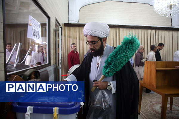 انتخابات ریاست‌جمهوری در حرم حضرت معصومه(س)