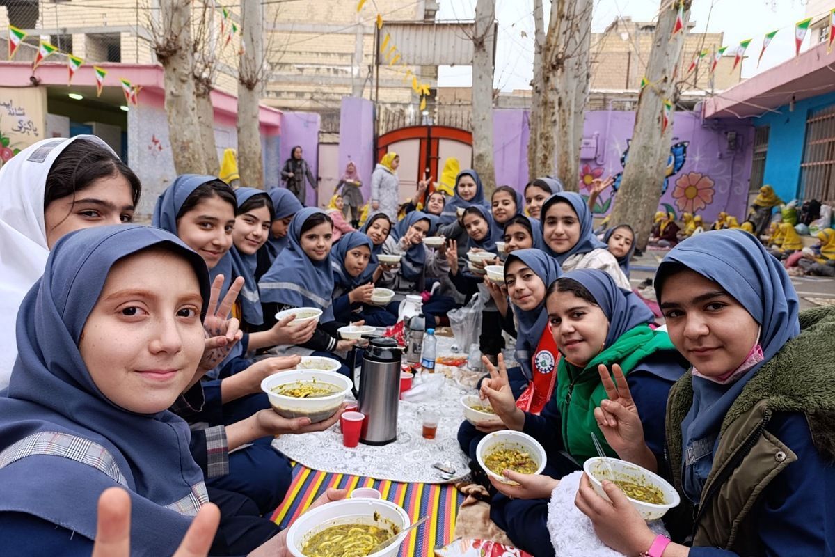 جشن میلاد آقا امام زمان(عج ) در دبستان نرجس بهارستان دو