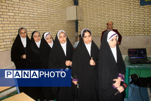 نواختن زنگ آغاز سال تحصیلی در دبیرستان شهیده سهام خیام  شاهد بوشهر