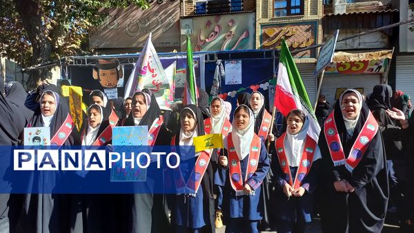 راهپیمایی 13 آبان با حضور حداکثری دانش آموزان در شهرستان نیشابور 