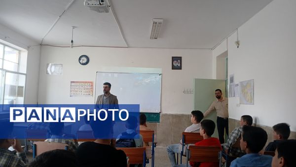 جشن جوانه ها در دبیرستان نمونه دولتی شهید حاج قاسم سلیمانی بن 