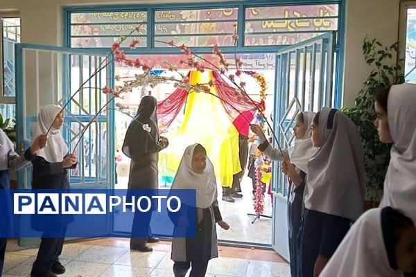 شکوفه‌های لبخند در لردگان نوید سالی پربار در مدارس نیایش و مهرآفرین