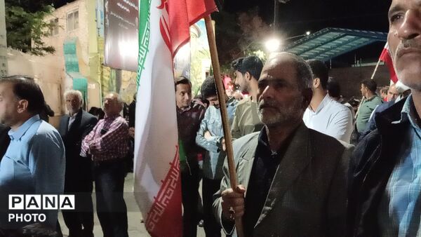 از دیروز تا امروز همیشه پای انقلاب