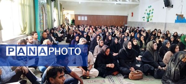 برگزاری انتخابات انجمن اولیا و مربیان در دبستان دخترانه معلم یزد