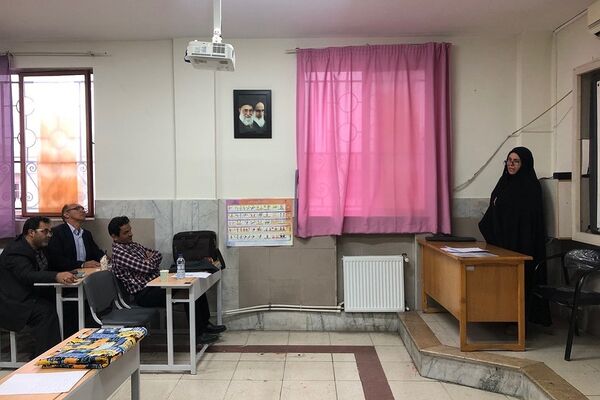 جلسه توجیهی مدیران در دبیرستان آرمیتا مصلی نژاد ناحیه 2 شهرری 