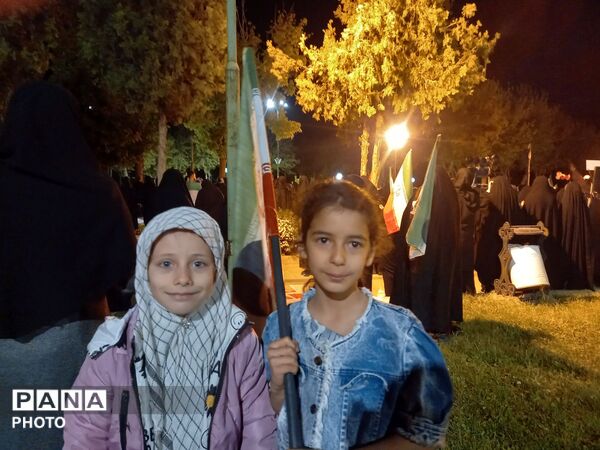 دهه نودی‌ها و هشتادی‌ها در تویسرکان به میدان آمدند