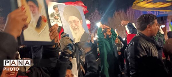 حضور خودجوش مردم نیشابور در خیابان های این شهر
