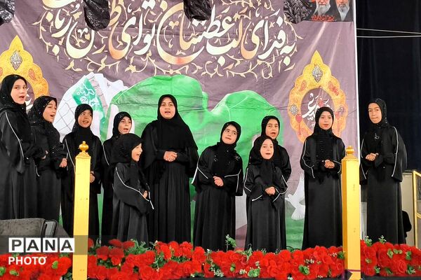 حضور مادران و نوزادان شش ماهه در همایش شیرخوارگان حسینی