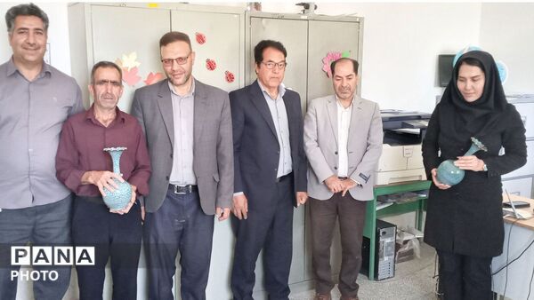 پاسداشت مقام معلم و تجلیل از تلاشگران عرصه تعلیم و تربیت در منطقه سردرود