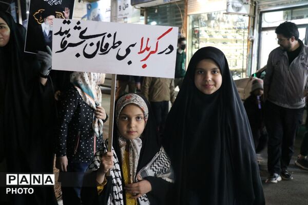 خرمدشت کرج یک‌صدا در عزای رهبر شهید امت انقلاب