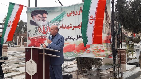 مراسم عطرافشانی مزار شهدا با حضور پرشکوه نوجوانان دهه نودی