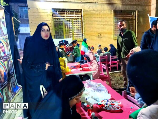 کودکان هم پای والدین در تجمعات شبانه