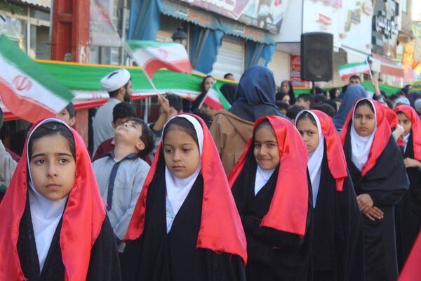راهپیمایی روز دانش‌آموز در گلوگاه 