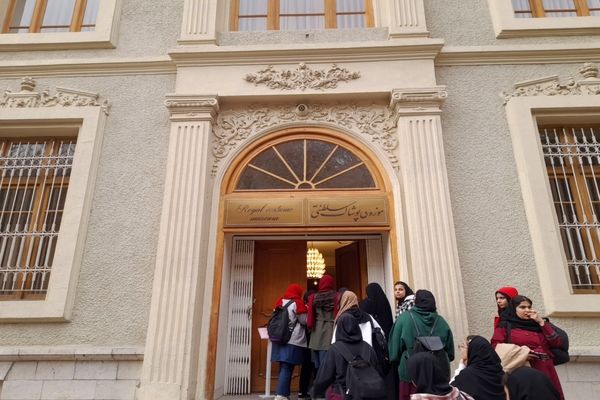 هنرجویان هنرستان کبری زرگران ملارد مهمان کاخ سعدآباد