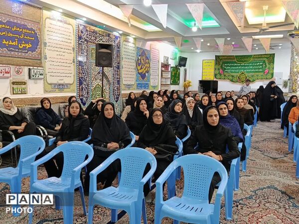 تقویت پیوند مدرسه و خانواده در مناطق محروم تربت‌حیدریه با برگزاری جلسات آموزش خانواده