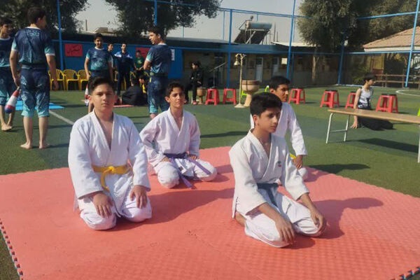 آیین افتتاحیه المپیاد ورزشی دانش‌آموزان در مدرسه شاهد افشار یزد