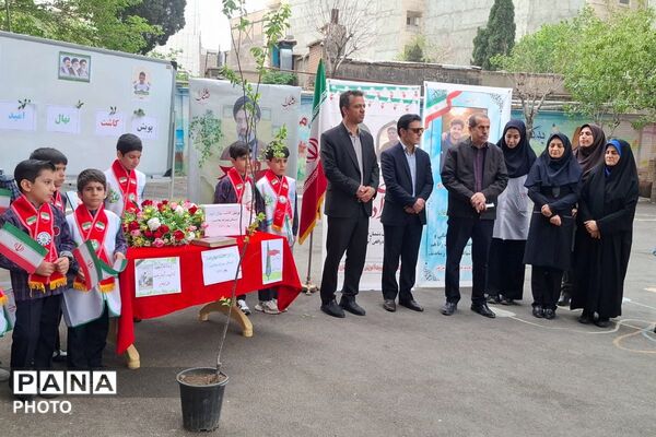 طنینِ «نهالِ امید» در دبستان ملاصدرا؛ تجدید میثاق با رهبر شهید و شهدای دانش‌آموز