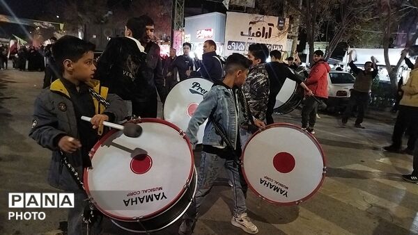 عزاداری های خیابانی در شب شانزدهم شهادت رهبر معظم انقلاب اسلامی در نیشابور 