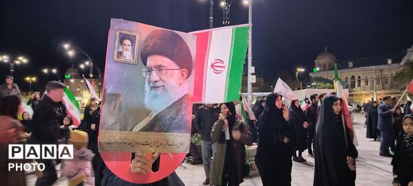 یک تجمع شلوغ با جواد قارایی