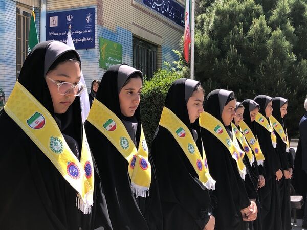 بازدید ارزیاب سازمان دانش‌آموزی کشور از دبیرستان تشکیلاتی المهدی ناحیه ۵ مشهد