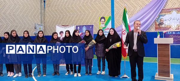 نواختن زنگ سپاس معلم در شهر آشخانه