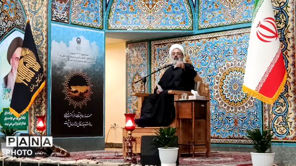 سخنرانی  استاد دانشمند در کاشمر 