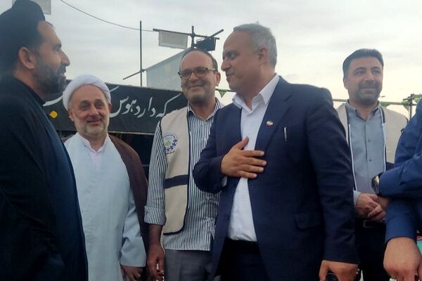 خدمت‌رسانی دانش‌آموزان در موکب «عشاق‌الحسین(ع)» سازمان دانش آموزی شهرستانهای تهران