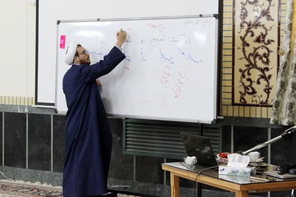 دوره آموزشی تربیت رسانه‌ای کودک در زیارتگاه شهید مدرس(ره)