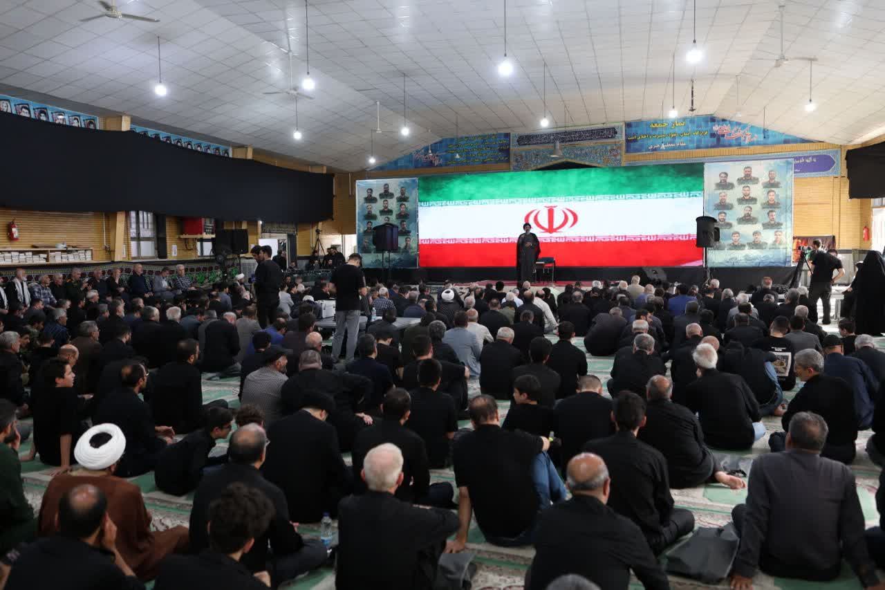 این پرچم بر زمین نخواهد افتاد