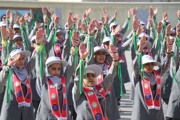 برنامه نمادین استانی و مانور تشکیلاتی یاوران انقلاب در خراسان رضوی