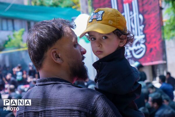 مراسم باشکوه ظهر عاشورا در حسینیه خیمه‌الانتظار مشهد مقدس