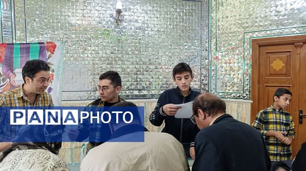 فعالیت دانش آموزان در جلسه انجمن اولیا و مربیان دبیرستان پسرانه متوسطه اول عبدالحسین قفلی