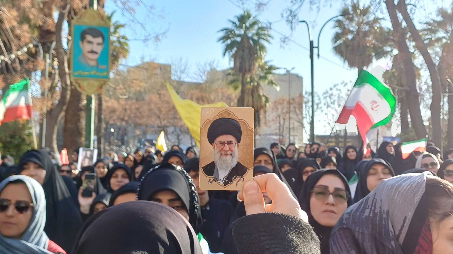  بانوان خرم‌آبادی برای دفاع از وطن برخاستند
