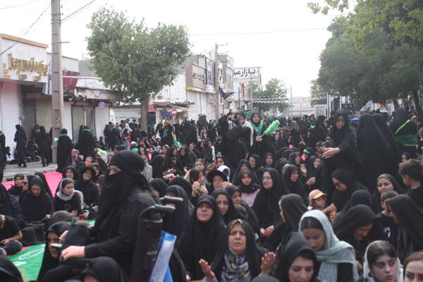 برپایی سفره حضرت رقیه(س) در زنجان