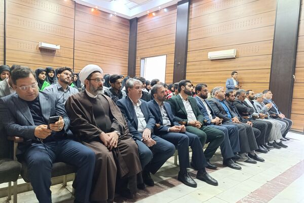مراسم اختتامیه سیزدهمین دوره نمایشگاه‌های «مدرسه انقلاب» در اسلام آباد غرب