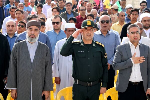 مردم بندرخمیر با حضور یکپارچه در ۲۲ بهمن اقتدار خود را فریاد زدند